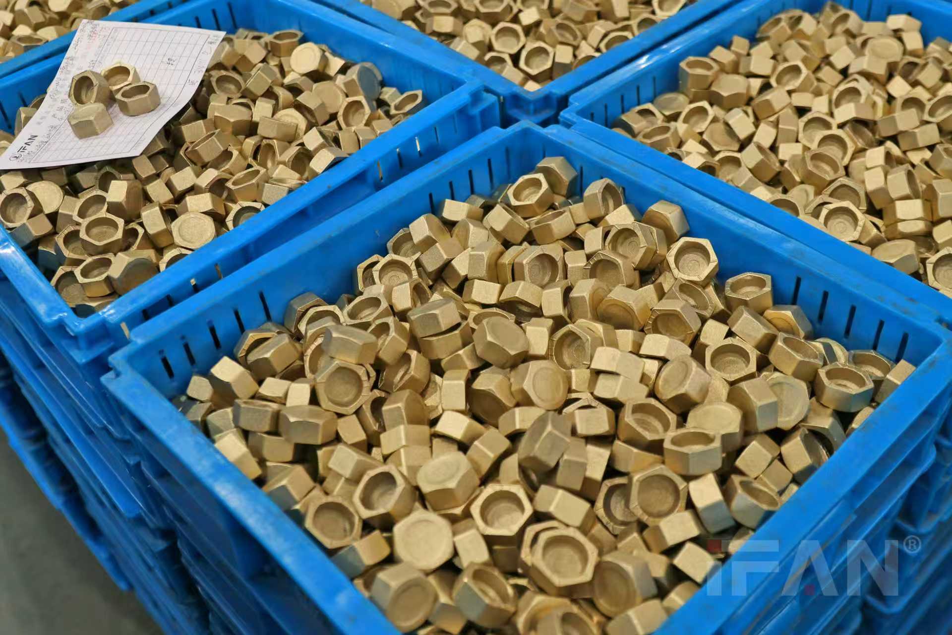 Raccords en laiton forgé